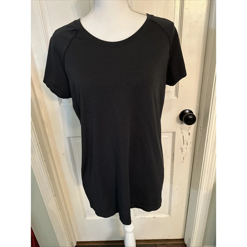 LULULEMON STRETCHY SHORT SLEEVE CREW NECK PULLOVER TOP SIZE 12